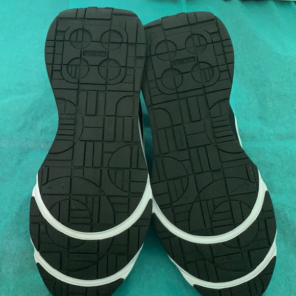 Nike Air Max Women’s size 8 Color Black and white! - Picture 5 of 5